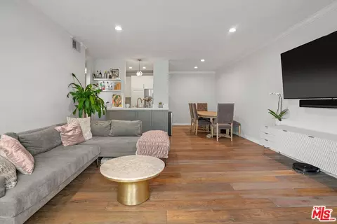 14115 Moorpark St #210, Sherman Oaks, CA 91423