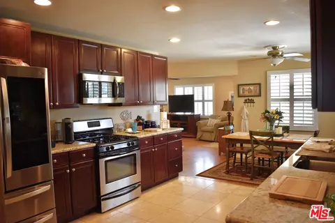135 Oak Dr, Oak View, CA 93022 photo 5
