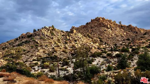 10 W Omega Trl, Yucca Valley, CA 92284