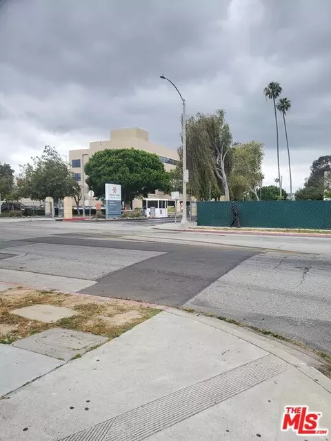 941 Elm Ave #7, Long Beach, CA 90813 photo 3