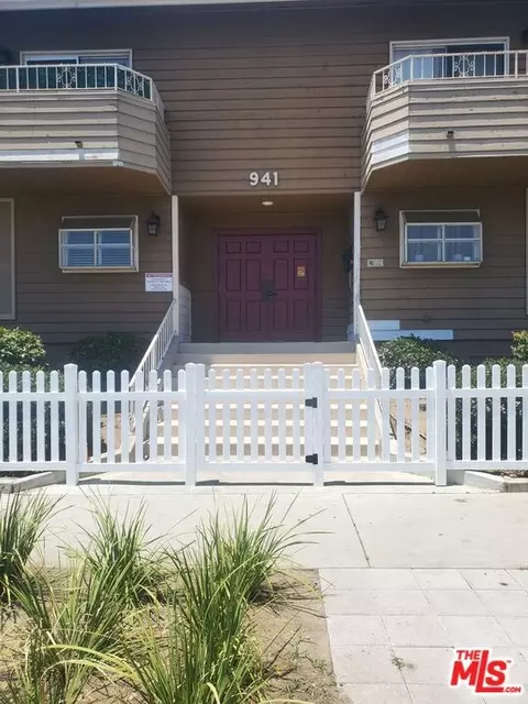 941 Elm Ave #7, Long Beach, CA 90813 photo 2