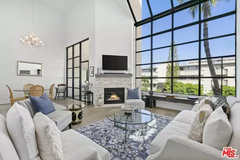 11636 Montana Ave #301, Los Angeles, CA 90049