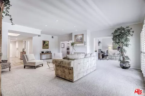 5416 Zelzah Ave #104, Encino, CA 91316