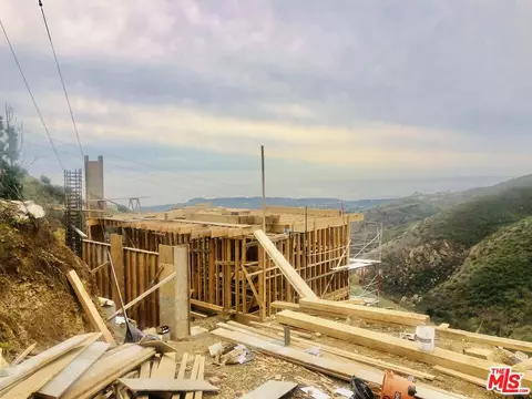 4351 Hillview Dr, Malibu, CA 90265