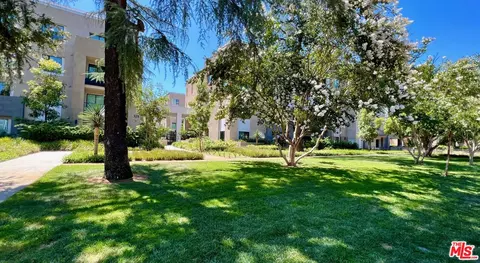 332 W Green St #410, Pasadena, CA 91105