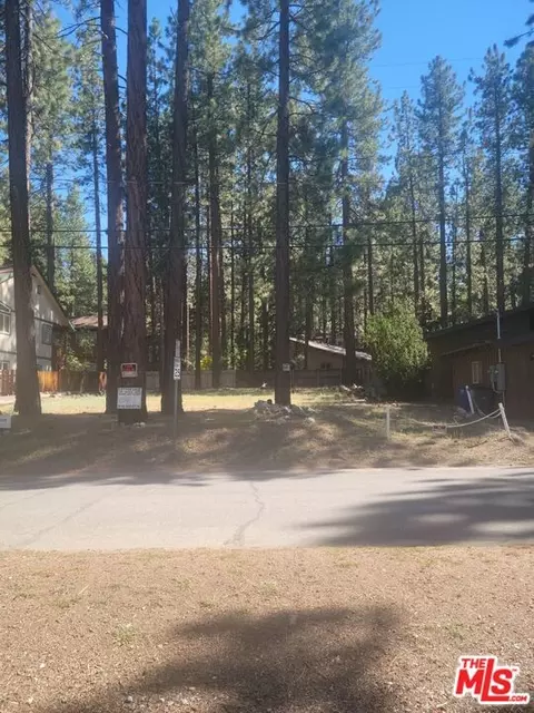 41919 Evergreen Dr, Big Bear Lake, CA 92315