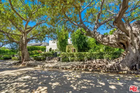 2121 La Mesa Dr, Santa Monica, CA 90402