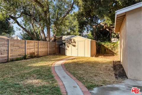 896 Manzanita Ave, Pasadena, CA 91103 photo 16