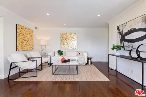 1010 Palm Ave #211, West Hollywood, CA 90069