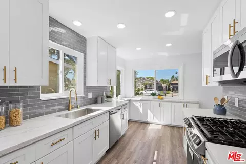 514 E 238th Pl, Carson, CA 90745