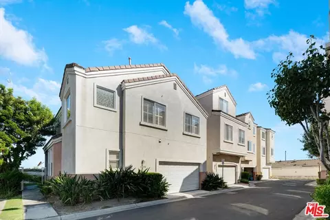 12690 Hansa Ct, Lynwood, CA 90262