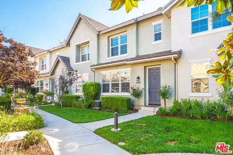 24016 Park Ln, Santa Clarita, CA 91354