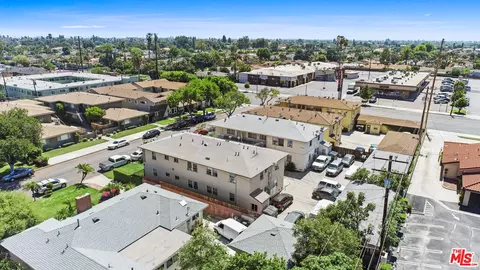 10023 Pomering Rd, Downey, CA 90240 photo 12