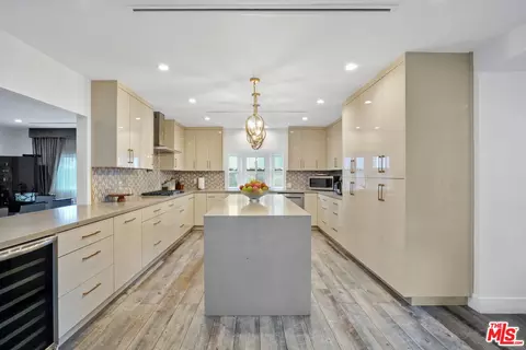 9315 Wystone Ave, Northridge, CA 91324
