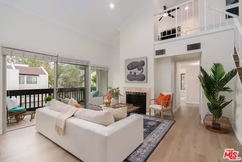 2301 Summertime Ln, Culver City, CA 90230