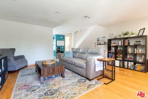16735 Vanowen St, Lake Balboa, CA 91406