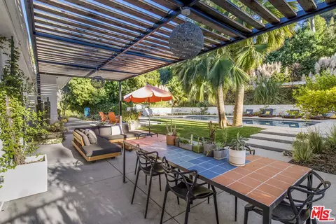 3315 Laurel Canyon Blvd, Studio City, CA 91604