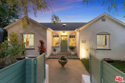 1520 Columbia Dr, Glendale, CA 91205
