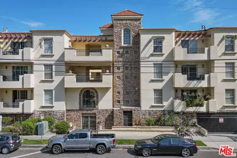 12407 Moorpark St #102, Studio City, CA 91604