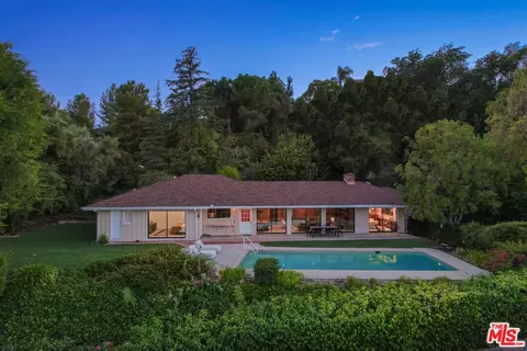3971 Royal Oak Pl, Encino, CA 91436