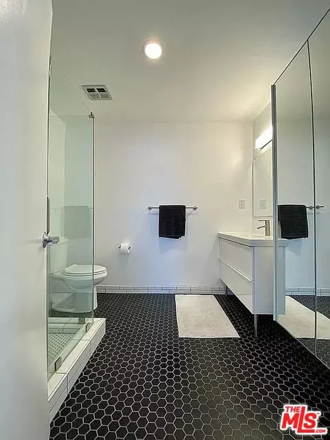 350 Cedar Ave #409, Long Beach, CA 90802 photo 32