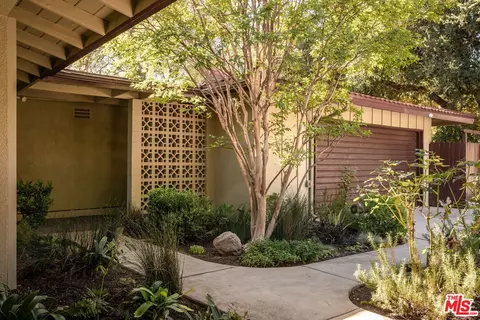 478 Devonwood Rd, Altadena, CA 91001 photo 2