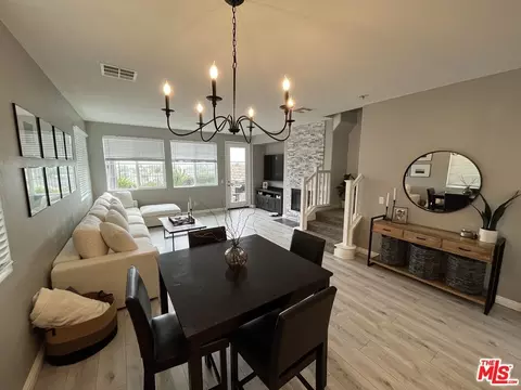 19550 Laroda Ln, Santa Clarita, CA 91350