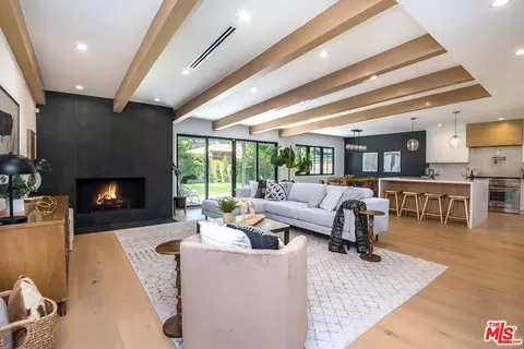 13937 Margate St, Sherman Oaks, CA 91401