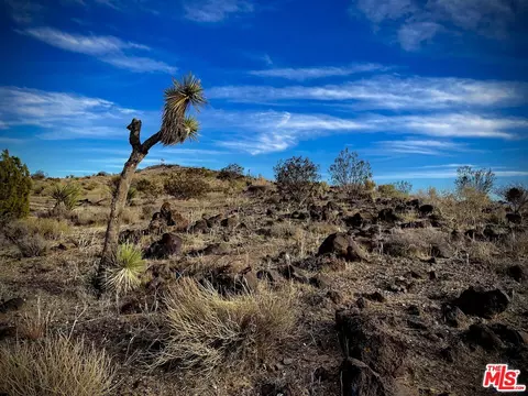 56880 Sunflower Dr, Yucca Valley, CA 92284 photo 1