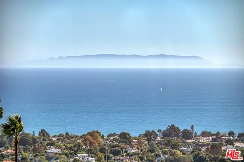 1425 Chautauqua Blvd, Pacific Palisades, CA 90272
