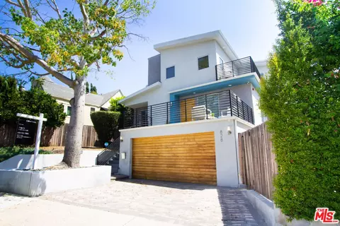 828 Cresthaven Dr, Los Angeles, CA 90042