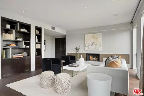 121 S Canon Dr #302, Beverly Hills, CA 90212