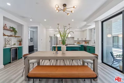 8276 Sweetzer Ct, Los Angeles, CA 90048