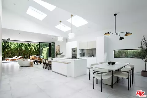 12337 Rye St, Studio City, CA 91604
