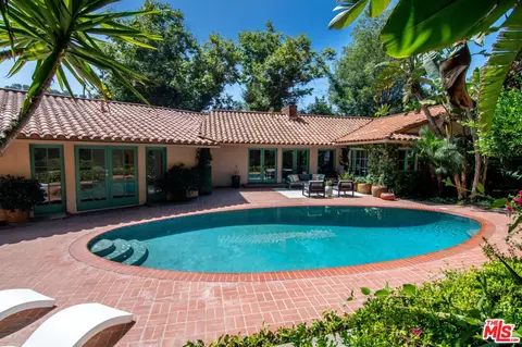 2365 Bowmont Dr, Beverly Hills, CA 90210