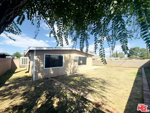 44648 Gingham Ave, Lancaster, CA 93535 photo 2
