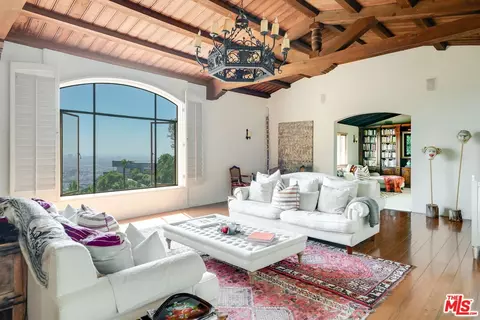 2252 Maravilla Dr, Los Angeles, CA 90068