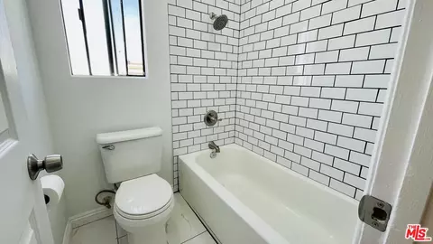 44200 Kingtree Ave #13, Lancaster, CA 93534 photo 8