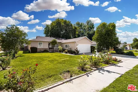 9846 Monogram Ave, Northridge, CA 91343