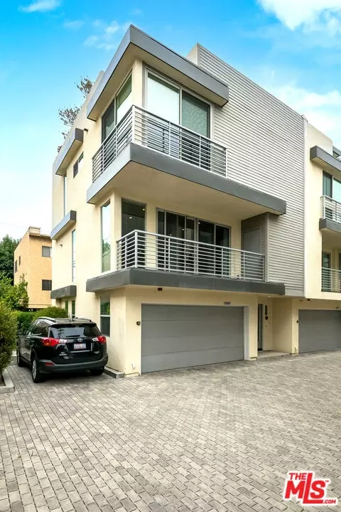 12009 Milan Dr, Valley Village, CA 91607