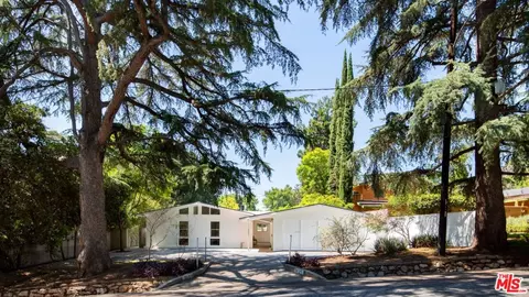 2621 Santa Rosa Ave, Altadena, CA 91001