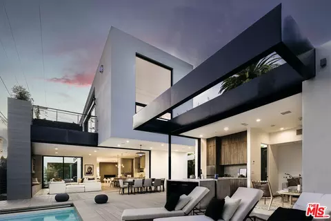 8952 Hubbard St, Culver City, CA 90232