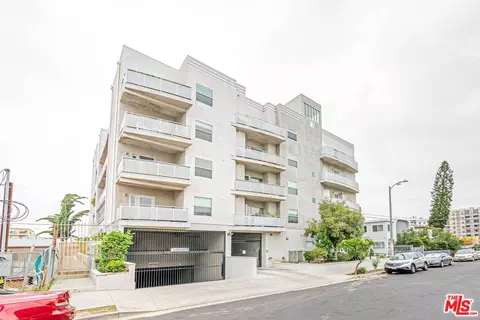 1025 Dewey Ave #204, Los Angeles, CA 90006