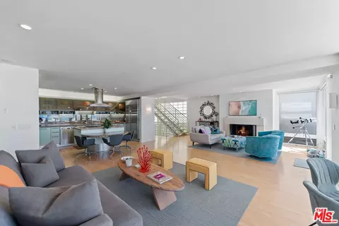 3741 Ocean Dr, Oxnard, CA 93035 photo 8