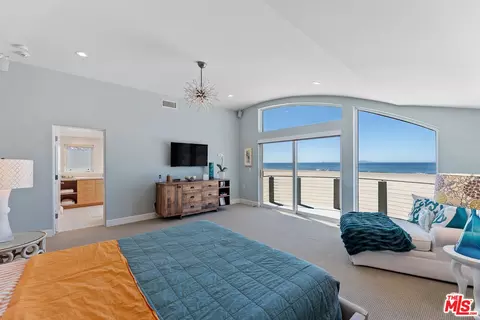 3741 Ocean Dr, Oxnard, CA 93035 photo 14