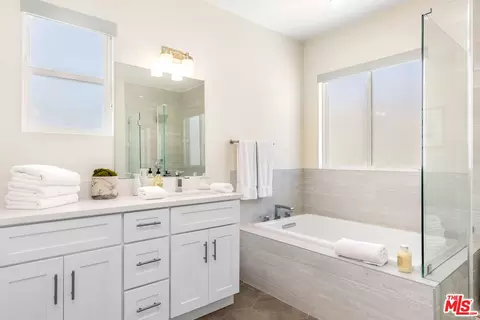 2573 Elden Ave #C, Costa Mesa, CA 92627 photo 14