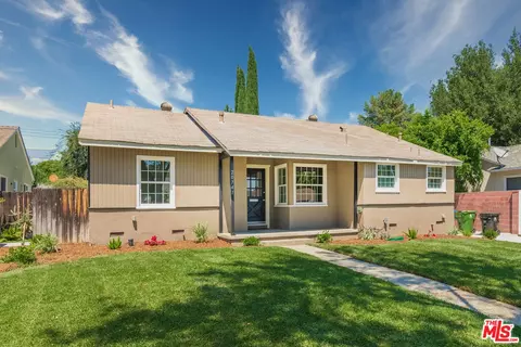 20741 Archwood St, Winnetka, CA 91306