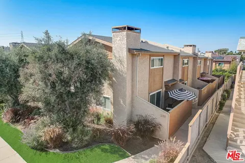 2701 Voorhees Ave #8, Redondo Beach, CA 90278