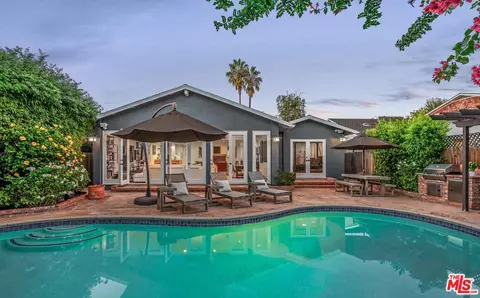 13618 Addison St, Sherman Oaks, CA 91423