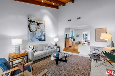 58 Village Pkwy, Santa Monica, CA 90405